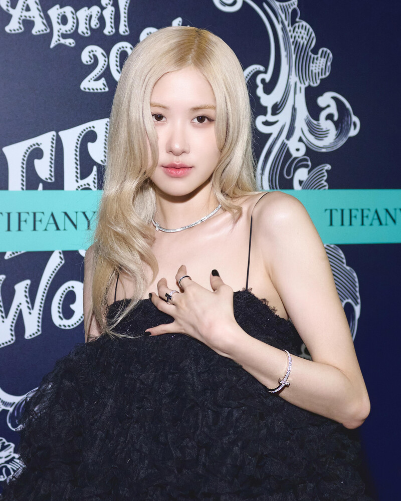 Member blackpink Rose