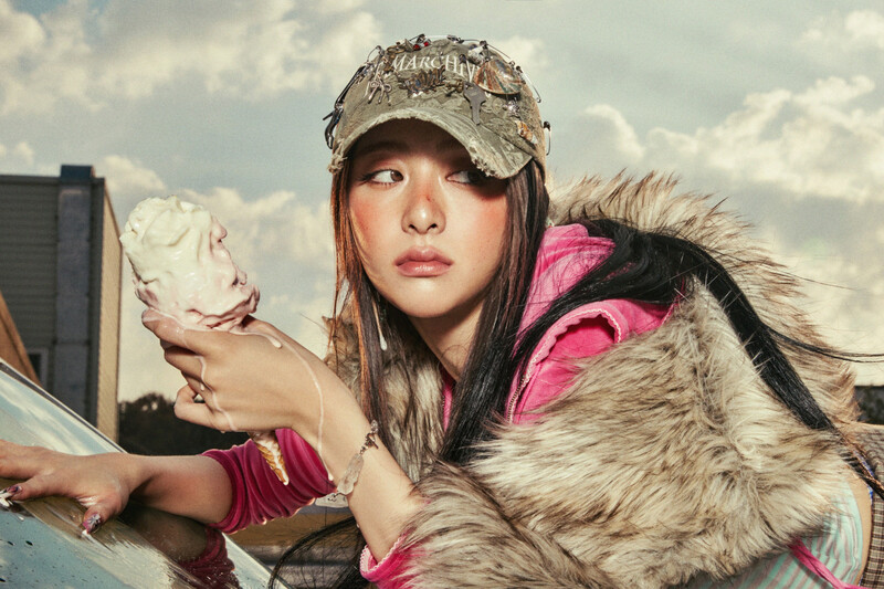 Huh YunJin Le Sserafim