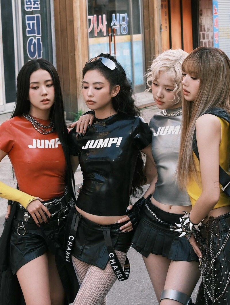 Lagu “JUMP” BLACKPINK