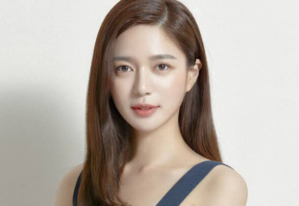 Profil Lengkap Lee Elijah