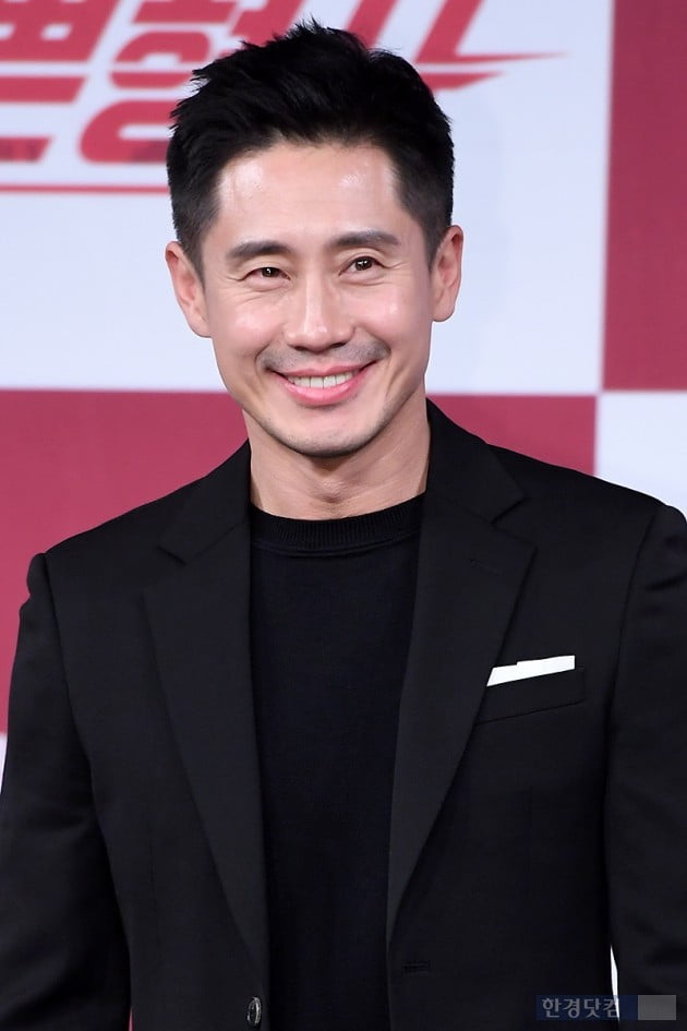 Shin Ha-kyun
