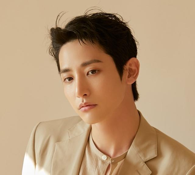 Profil Lengkap Lee Soo Hyuk