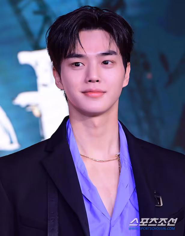 biodata Song Kang